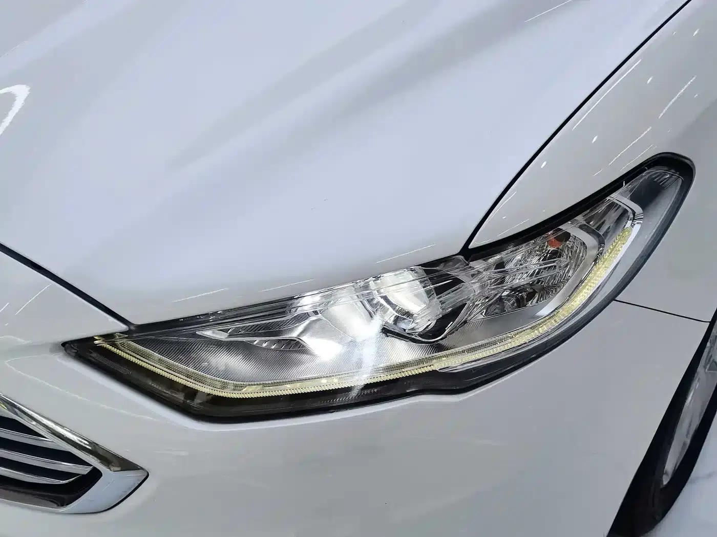 2017 Ford Mondeo EcoBoost 200 Fashion Edition — миниатюра 8