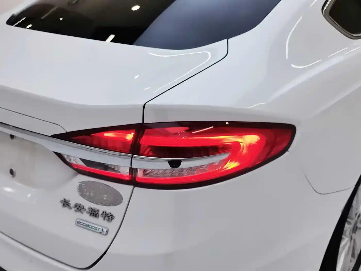 2017 Ford Mondeo EcoBoost 200 Fashion Edition — миниатюра 9