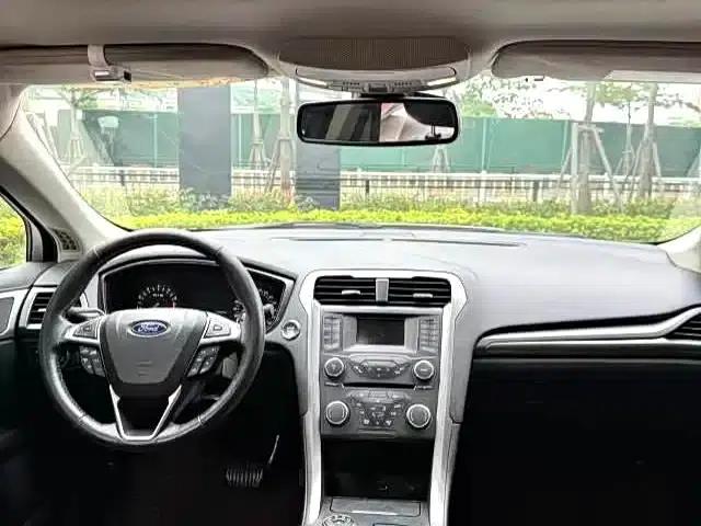 2017 Ford Mondeo EcoBoost 180 Fashion Edition — миниатюра 5