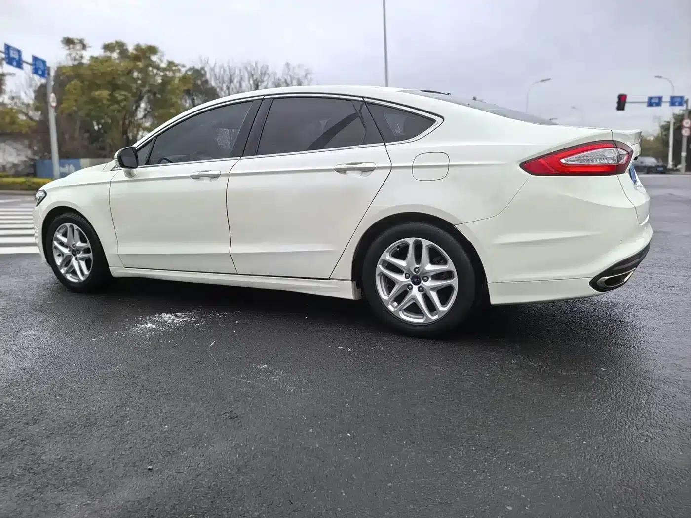 2013 Ford Mondeo 1.5L GTDi180 Fashion Edition — миниатюра 2