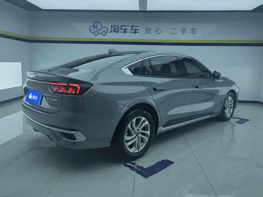 2022 Ford Mondeo EcoBoost 245 Fashion Edition — миниатюра 3