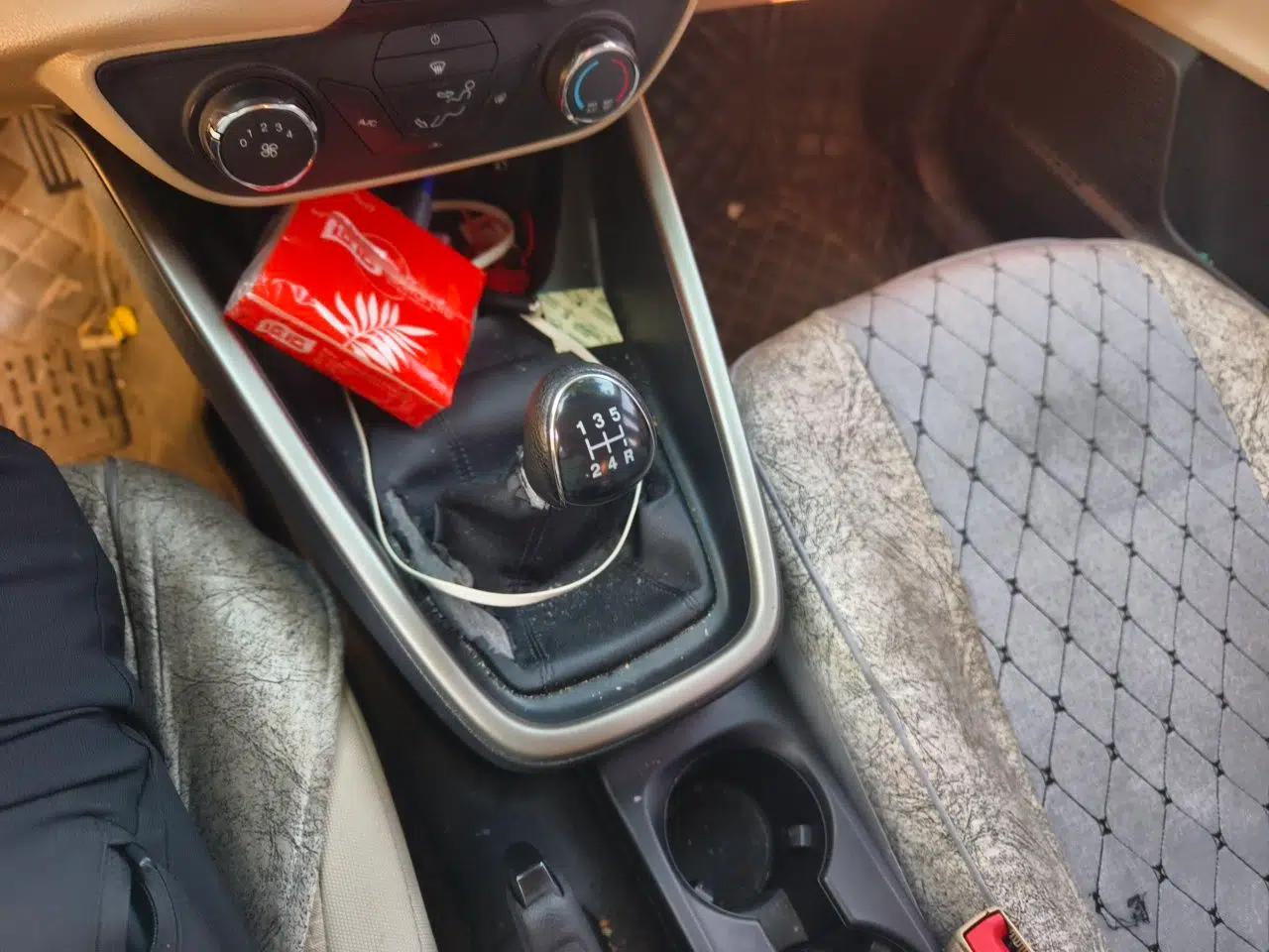 Ford Escort 2017 1.5L Manual Comfort Model — миниатюра 14