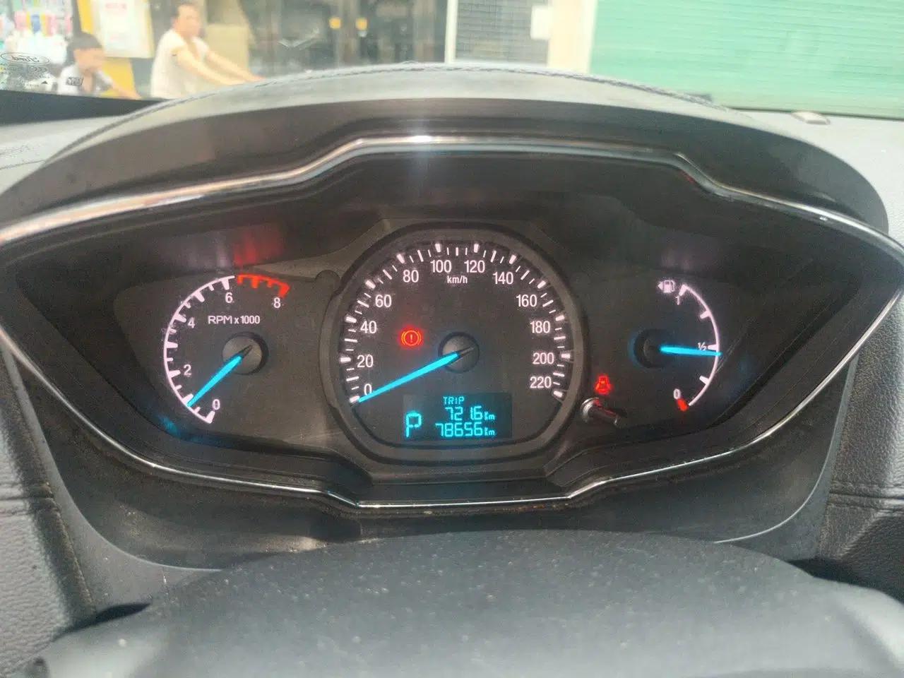 Ford Escort 2015 1.5L Automatic Fashion Model — миниатюра 11