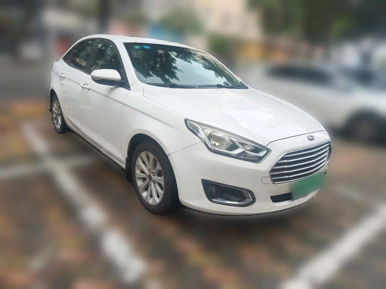Ford Escort 2015 1.5L Automatic Fashion Model — миниатюра 3