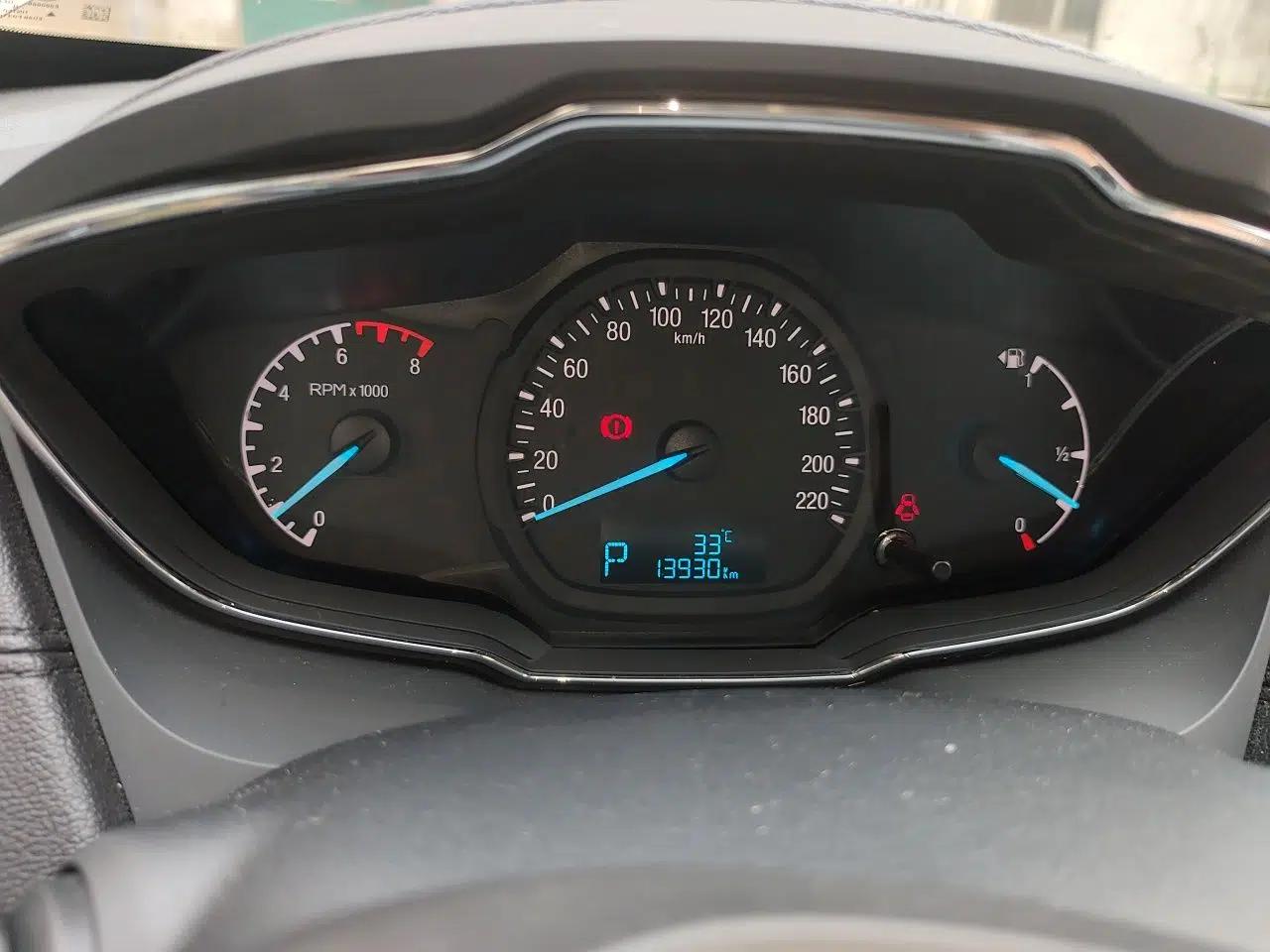 Ford Escort 2015 1.5L Automatic Fashion Model — миниатюра 11