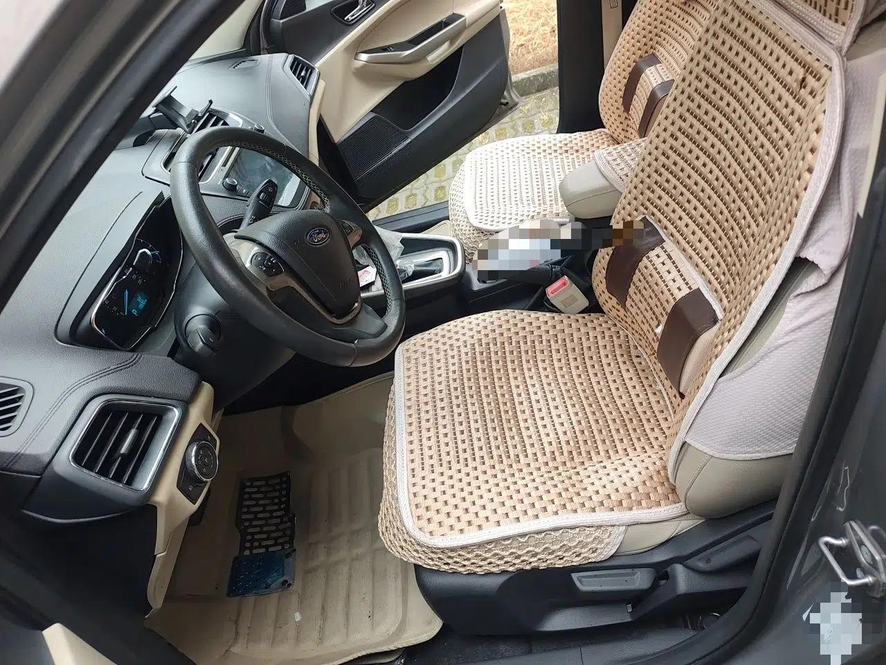 Ford Escort 2015 1.5L Automatic Fashion Model — миниатюра 15