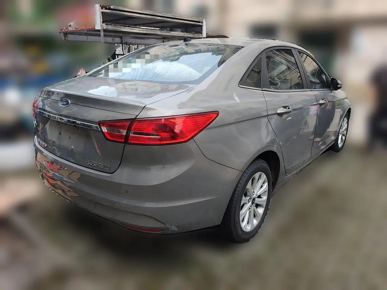 Ford Escort 2015 1.5L Automatic Fashion Model — миниатюра 6