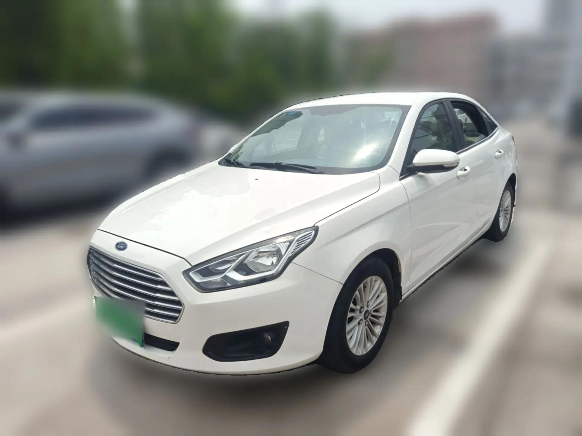 Ford Escort 2015 1.5L Manual Comfort Model — миниатюра 1