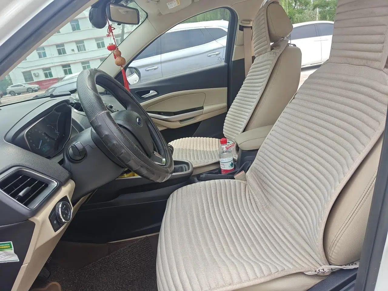 Ford Escort 2015 1.5L Manual Comfort Model — миниатюра 15