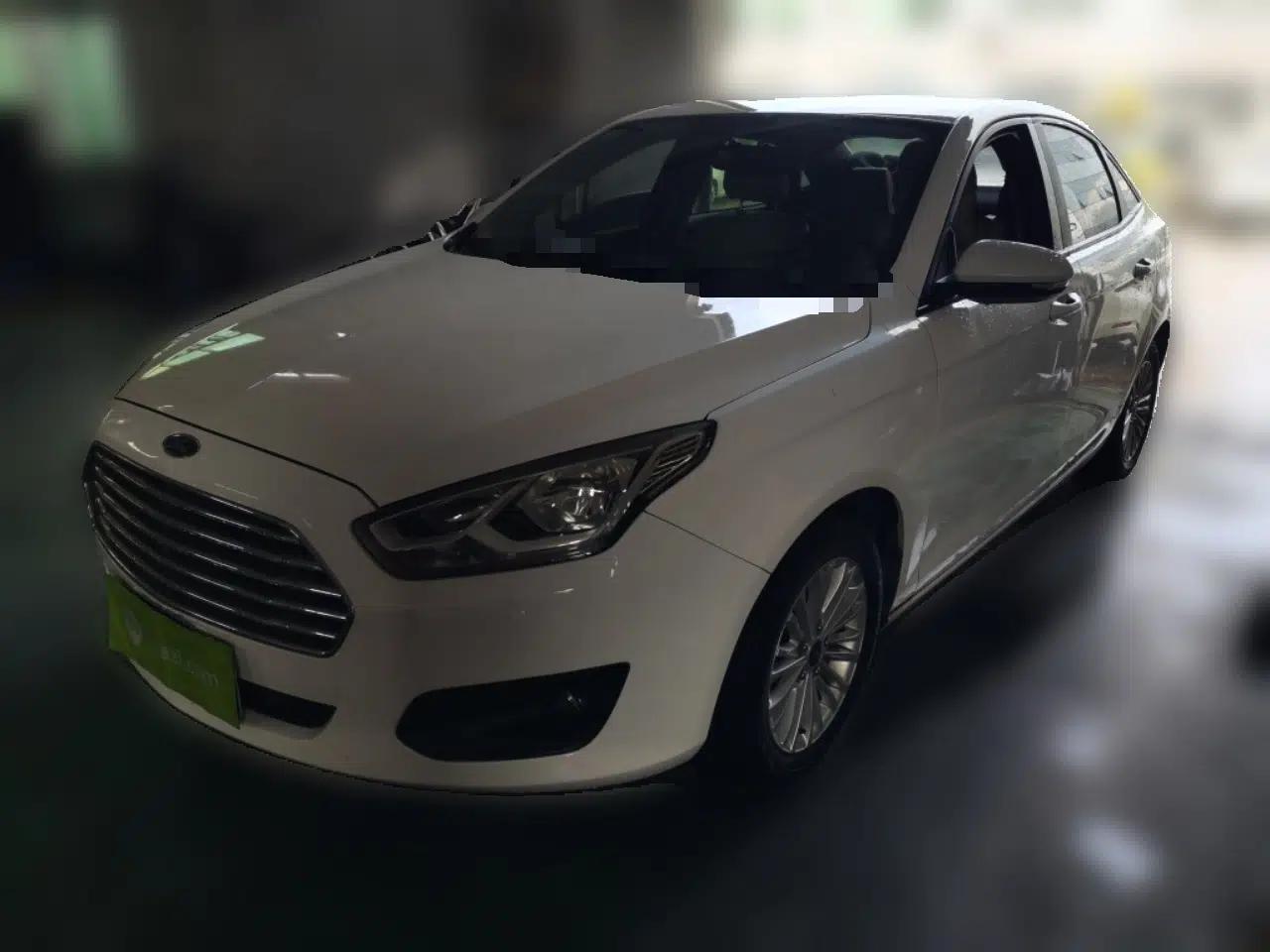 Ford Escort 2015 1.5L Automatic Comfort Edition — миниатюра 1