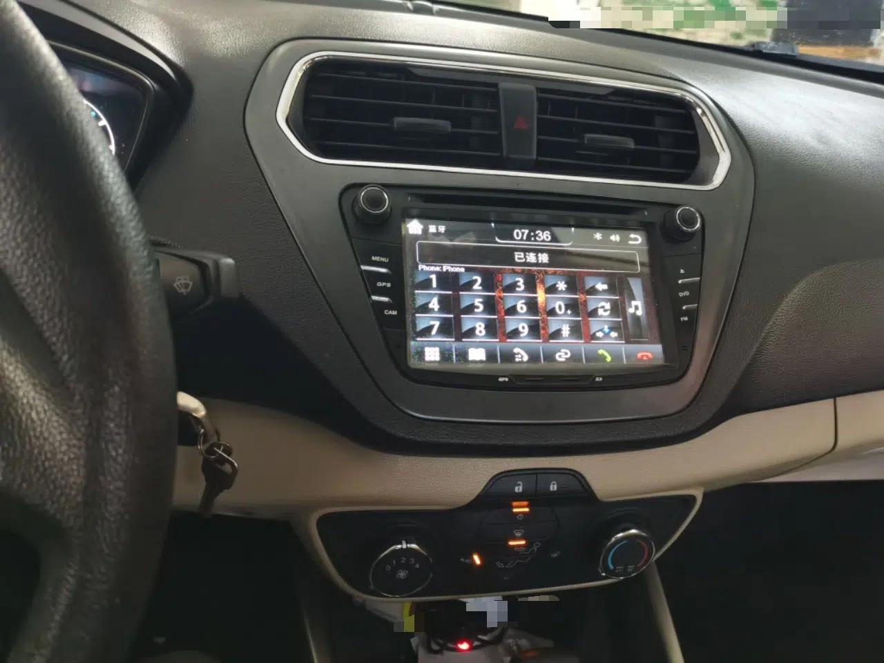 Ford Escort 2015 1.5L Automatic Comfort Edition — миниатюра 13