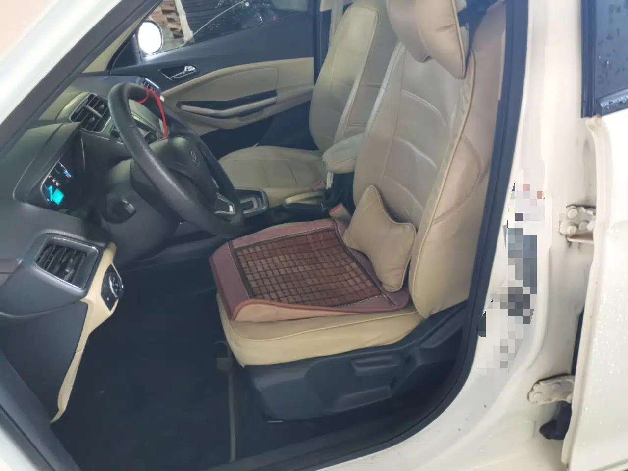 Ford Escort 2015 1.5L Automatic Comfort Edition — миниатюра 15