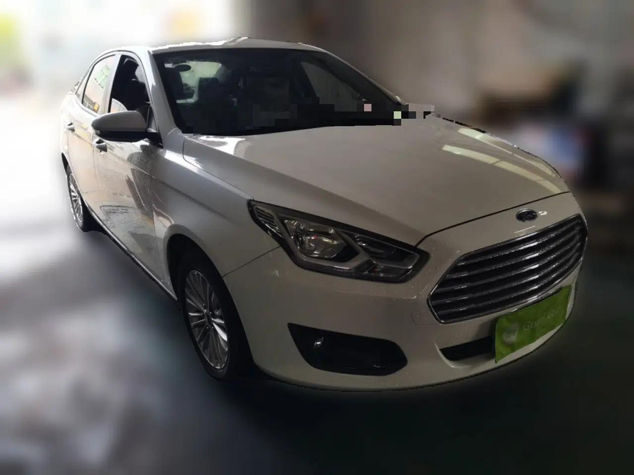 Ford Escort 2015 1.5L Automatic Comfort Edition — миниатюра 3