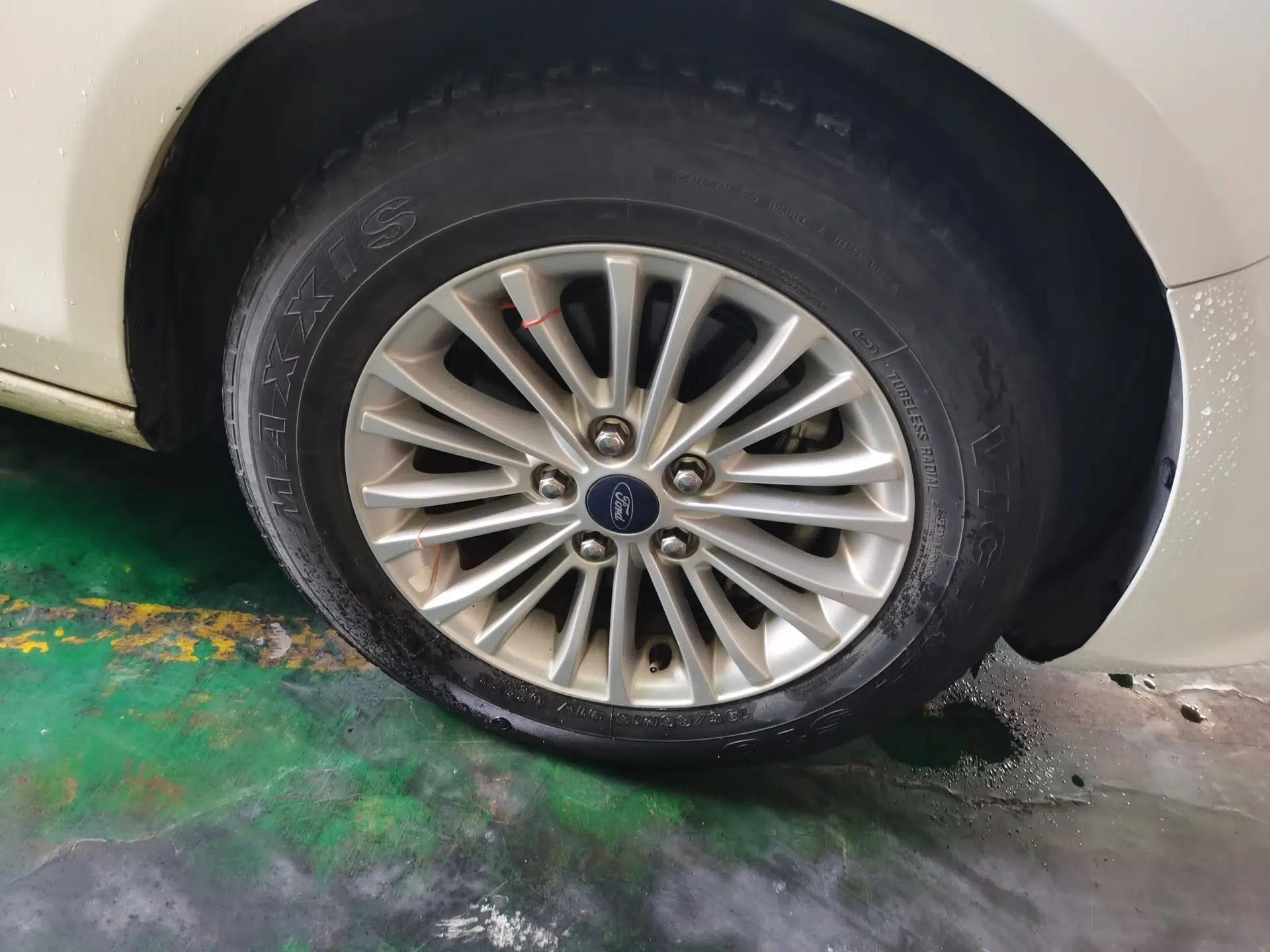 Ford Escort 2015 1.5L Automatic Comfort Edition — миниатюра 8