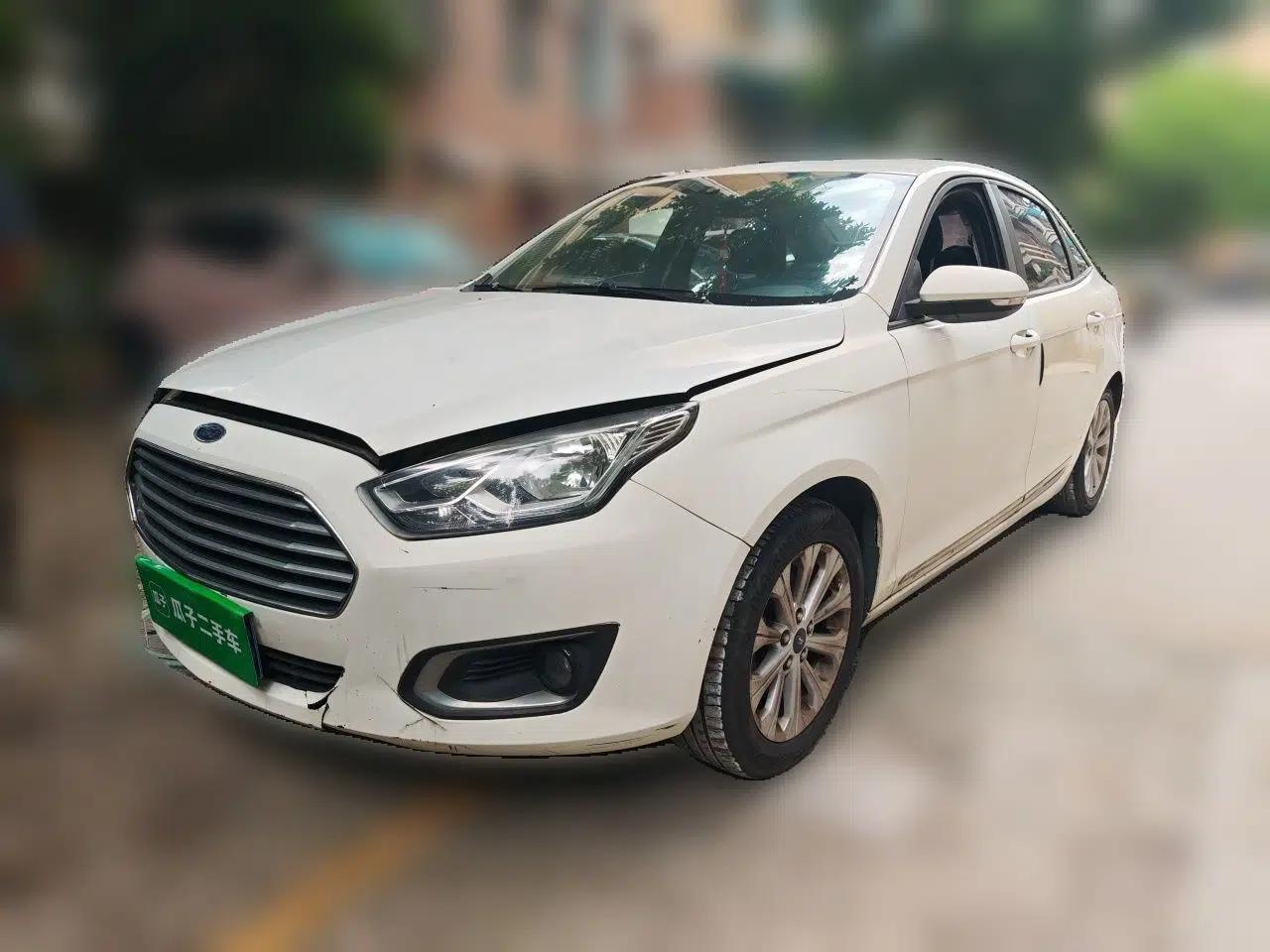 Ford Escort 2017 Happy Edition 1.5L Manual Fashion Model — миниатюра 1