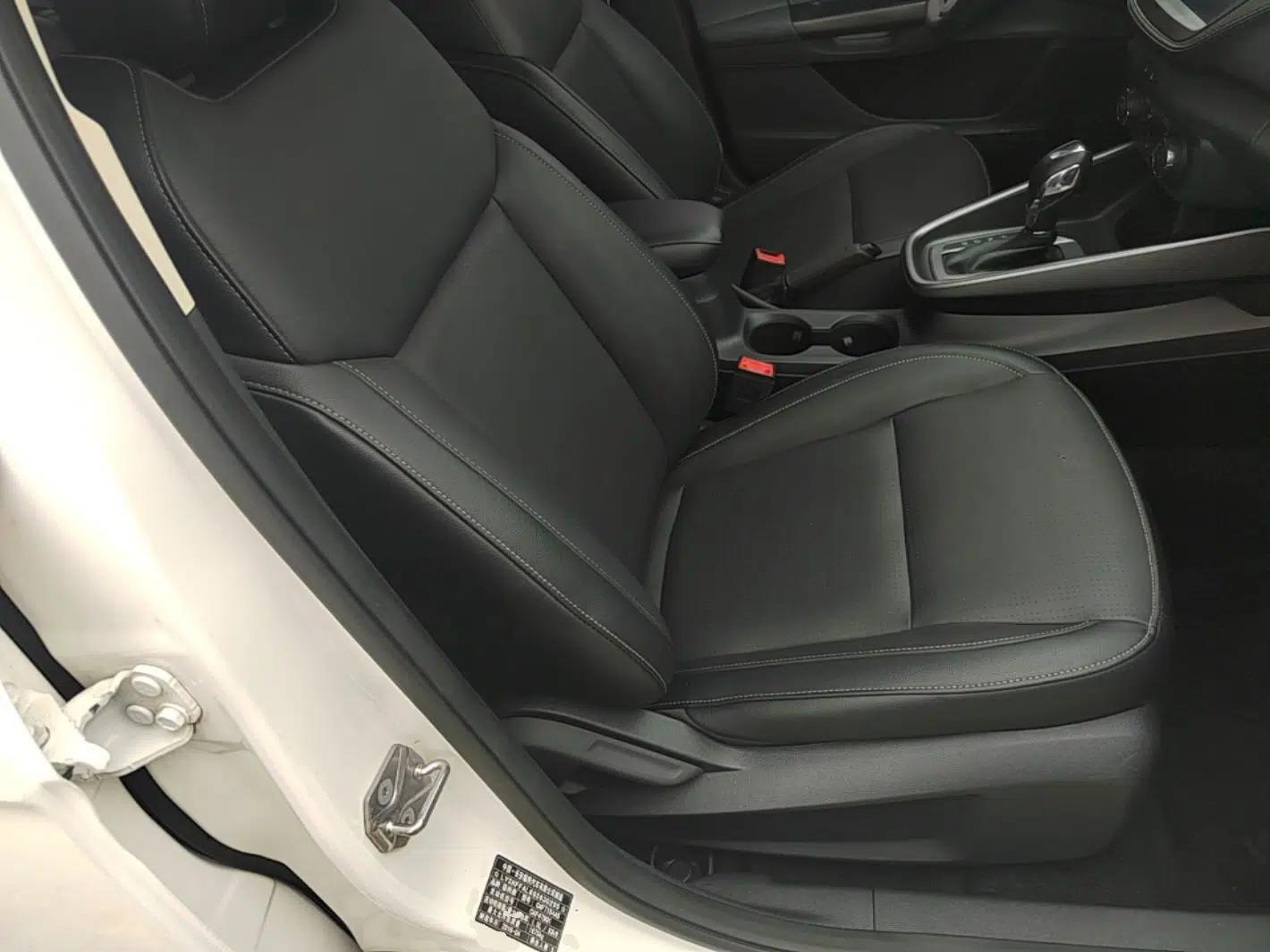 Ford Escort 2015 1.5L Automatic Fashion Model — миниатюра 19
