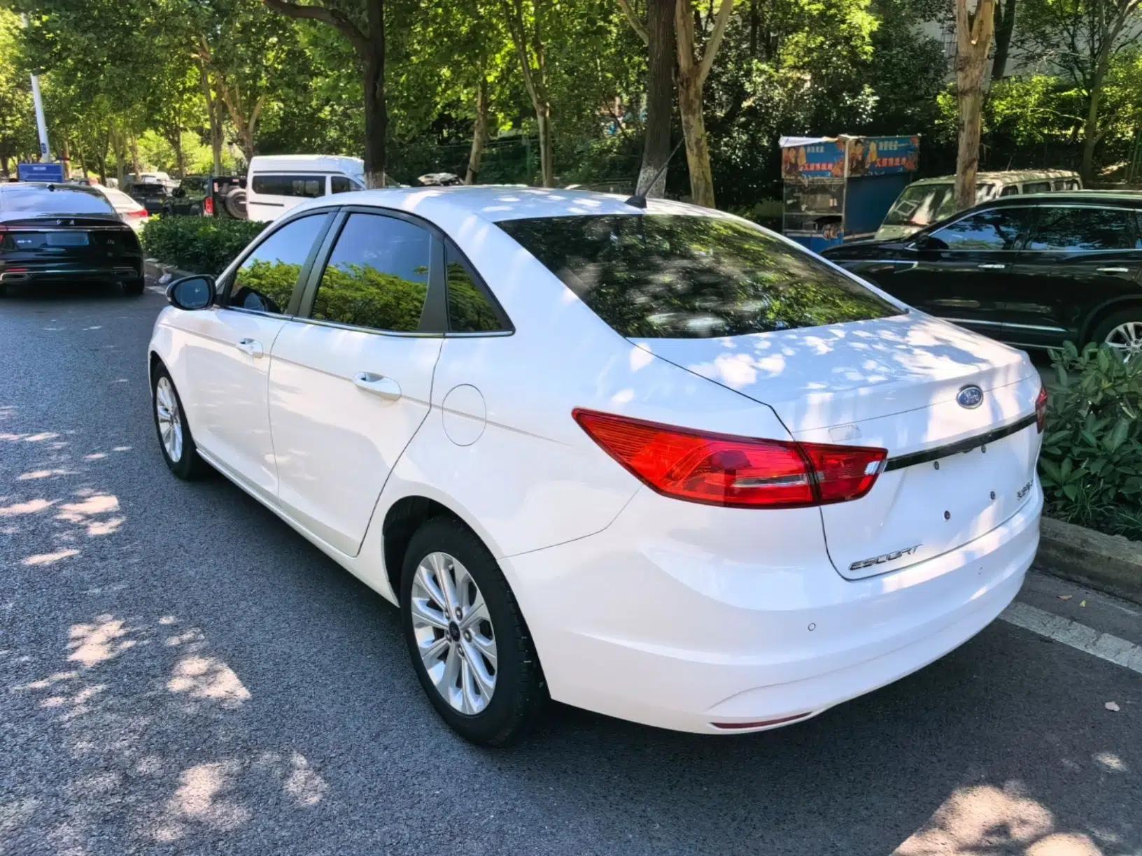 Ford Escort 2017 Happiness Edition 1.5L Automatic Fashion Version — миниатюра 4