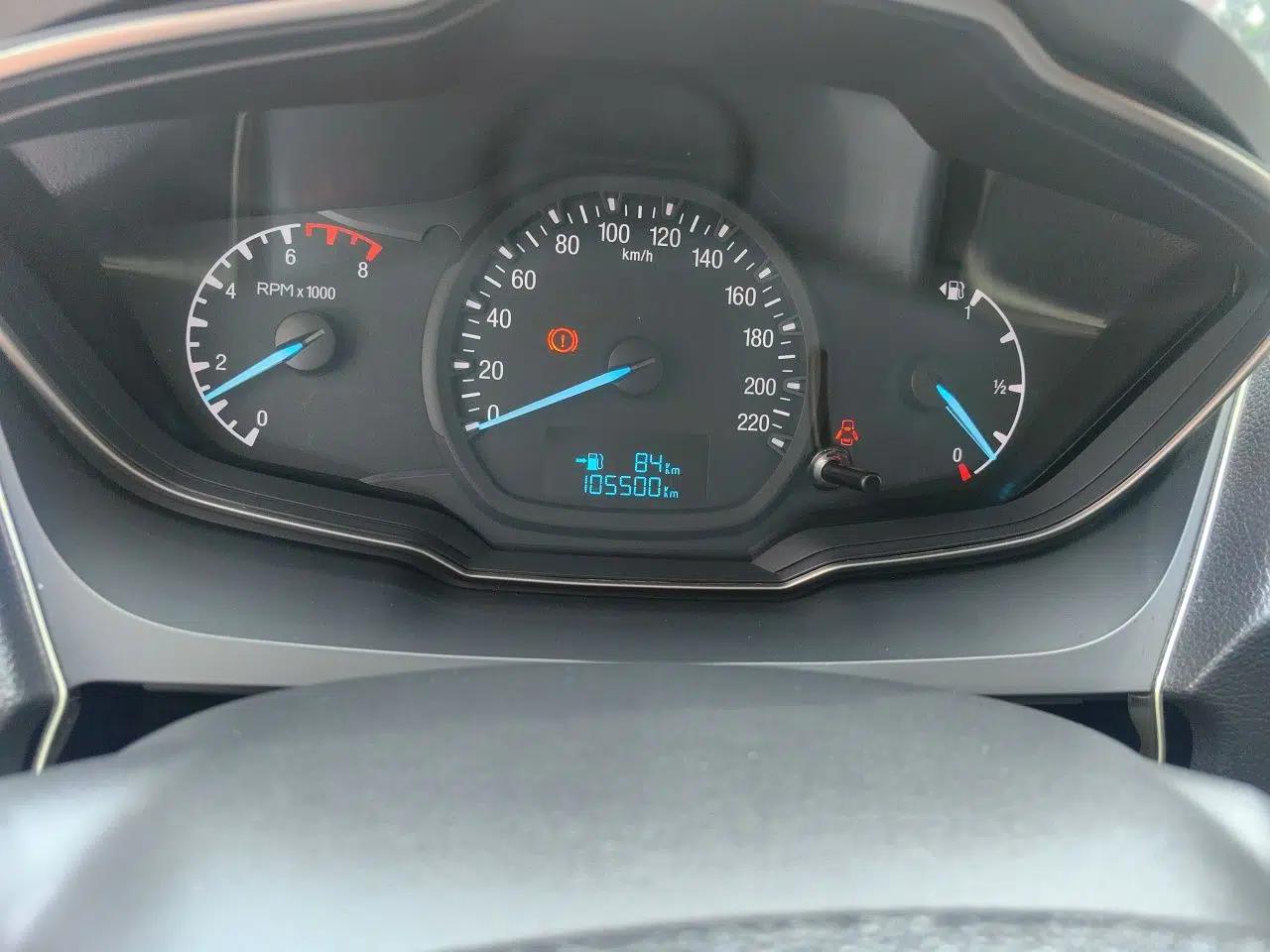 Ford Escort 2015 1.5L Manual Comfort Model — миниатюра 11