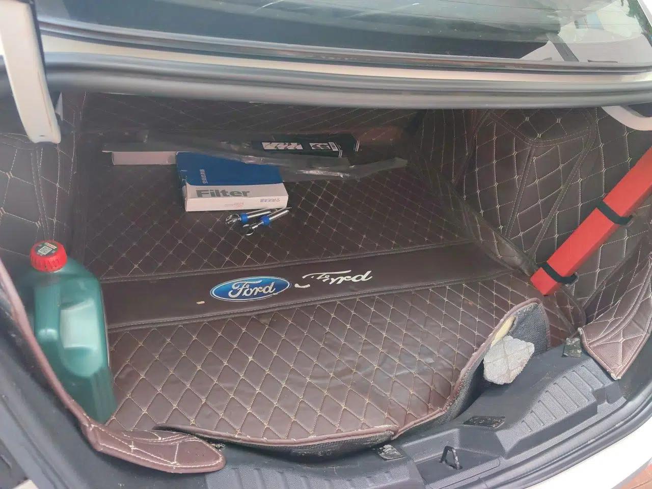 Ford Escort 2015 1.5L Manual Comfort Model — миниатюра 19