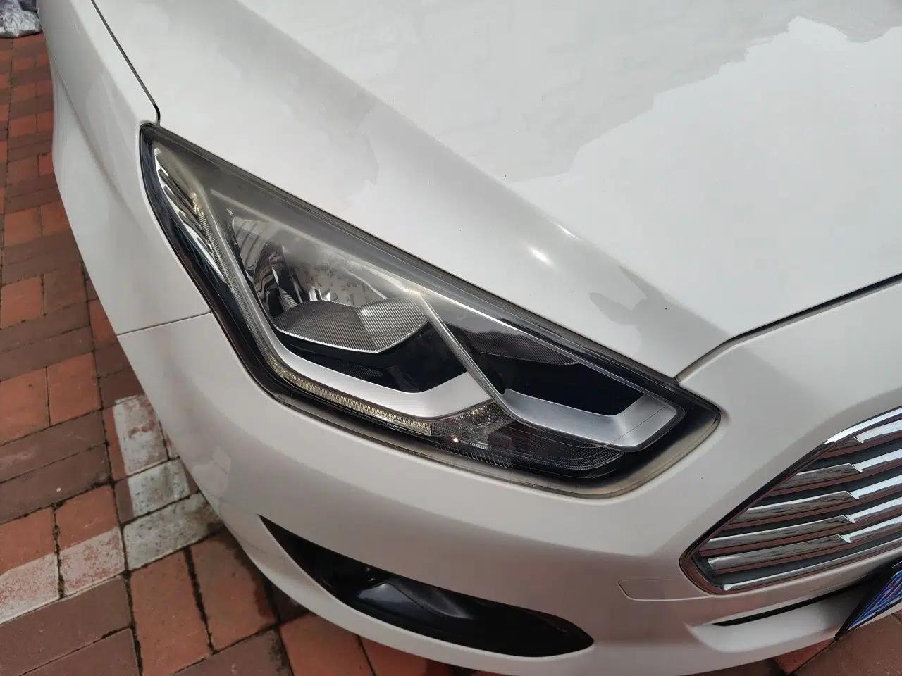 Ford Escort 2015 1.5L Manual Comfort Model — миниатюра 7