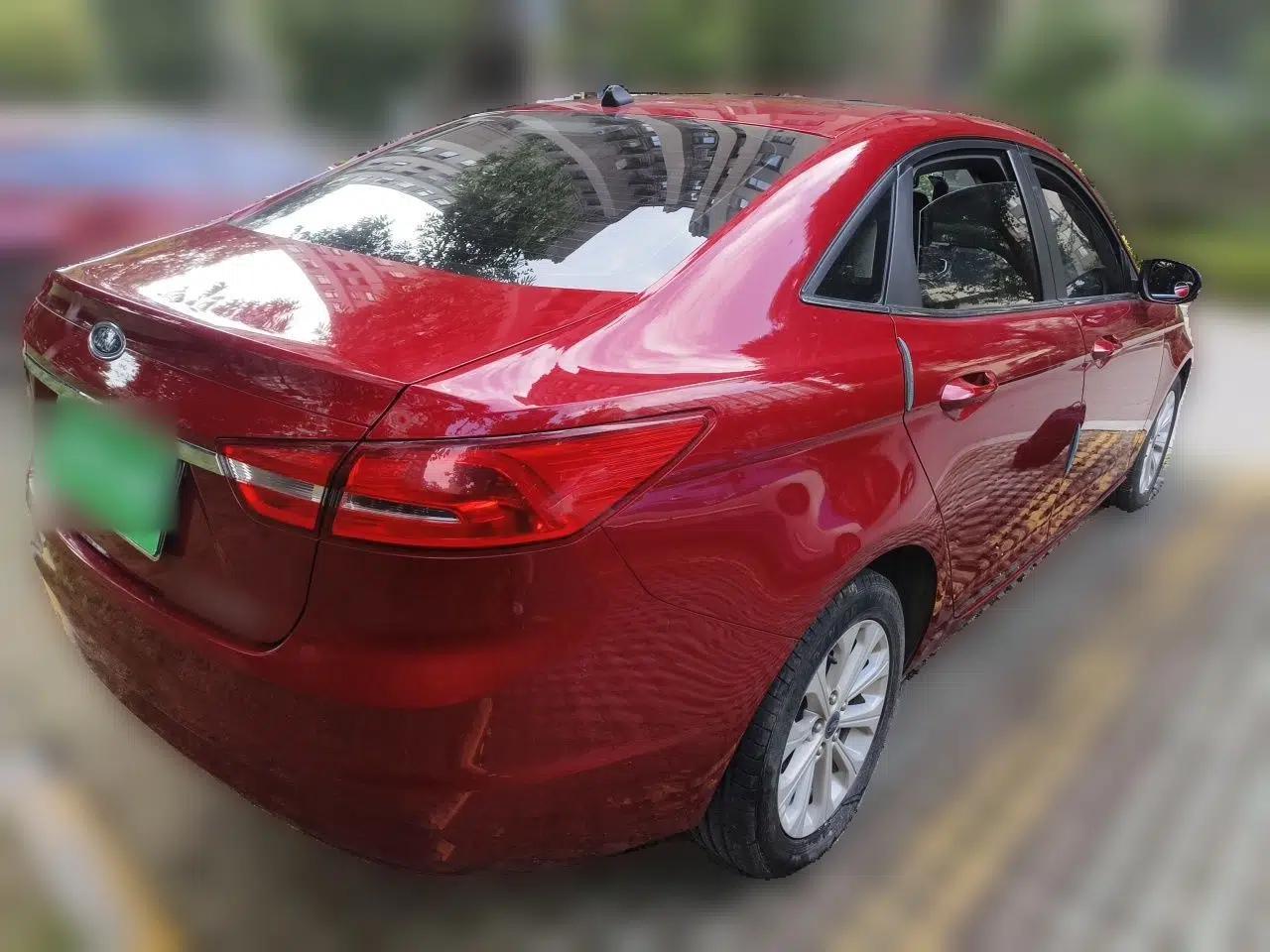 Ford Escort 2017 Happy Edition 1.5L Manual Fashion Model — миниатюра 4