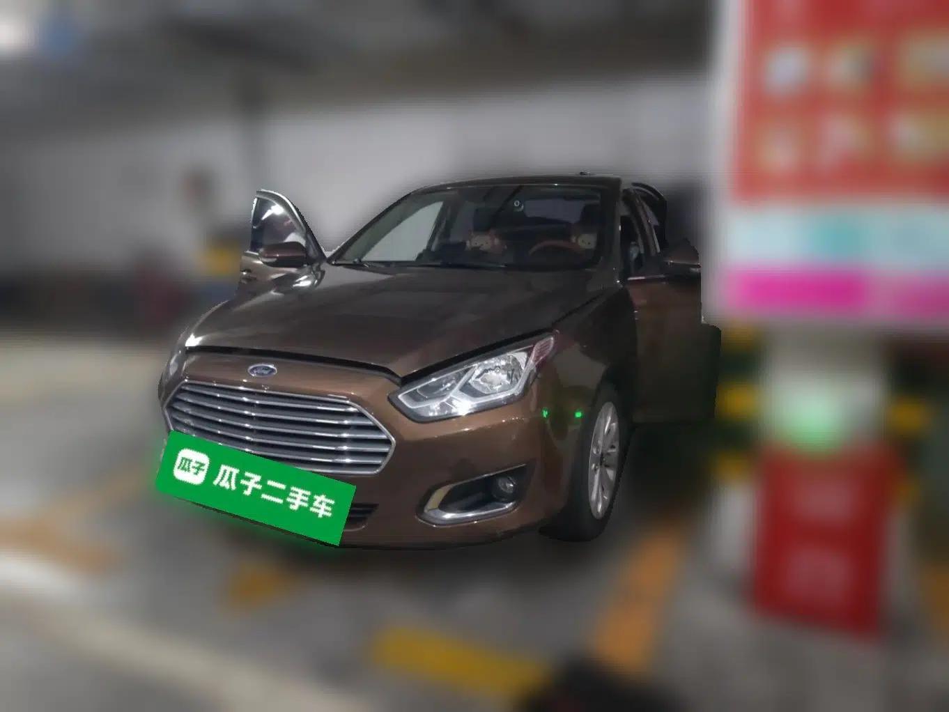 Ford Escort 2017 1.5L Automatic Comfort Model — миниатюра 1