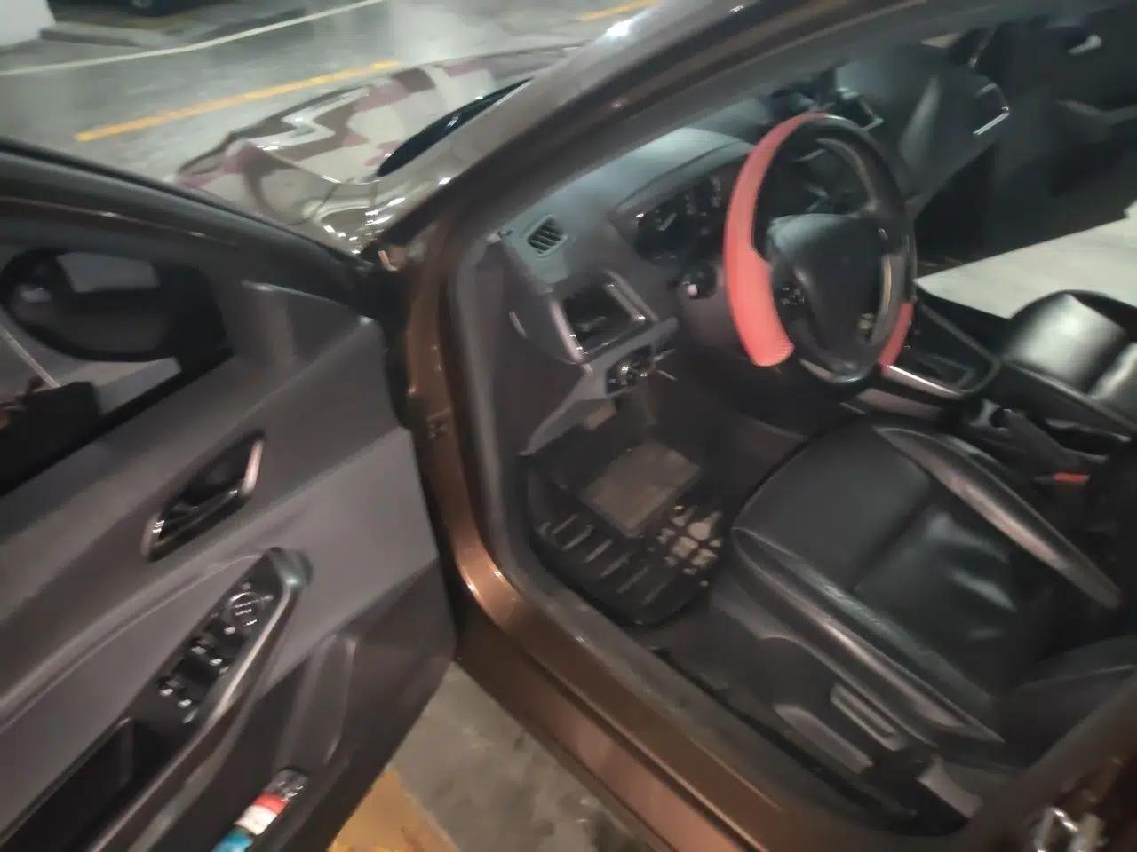 Ford Escort 2017 1.5L Automatic Comfort Model — миниатюра 16