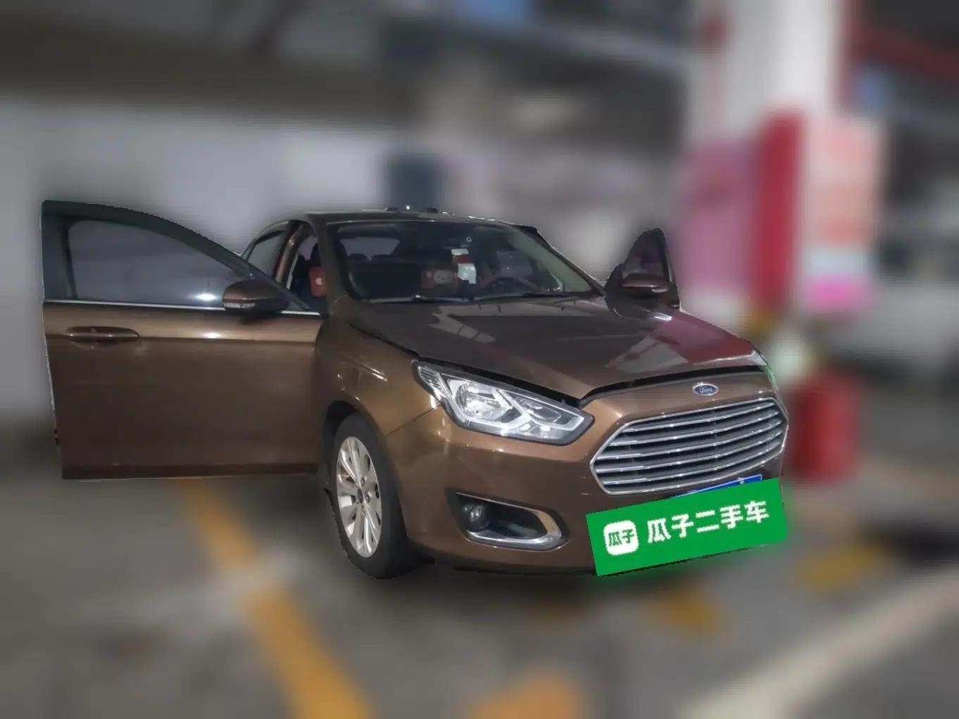 Ford Escort 2017 1.5L Automatic Comfort Model — миниатюра 3