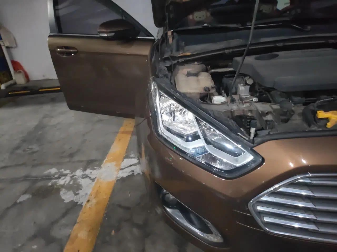 Ford Escort 2017 1.5L Automatic Comfort Model — миниатюра 7