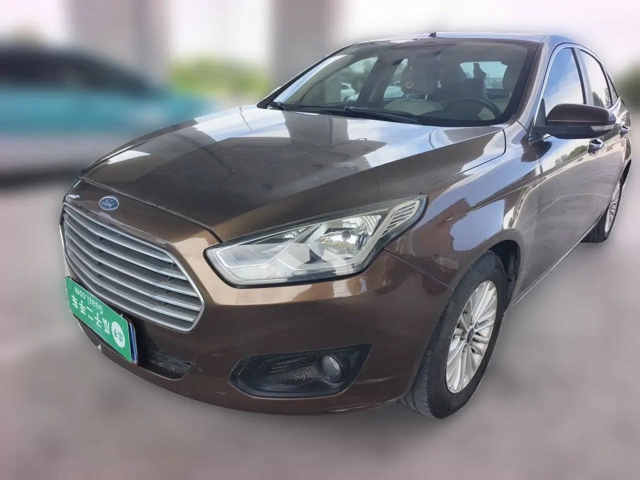 Ford Escort 2015 1.5L Automatic Comfort Edition — миниатюра 1