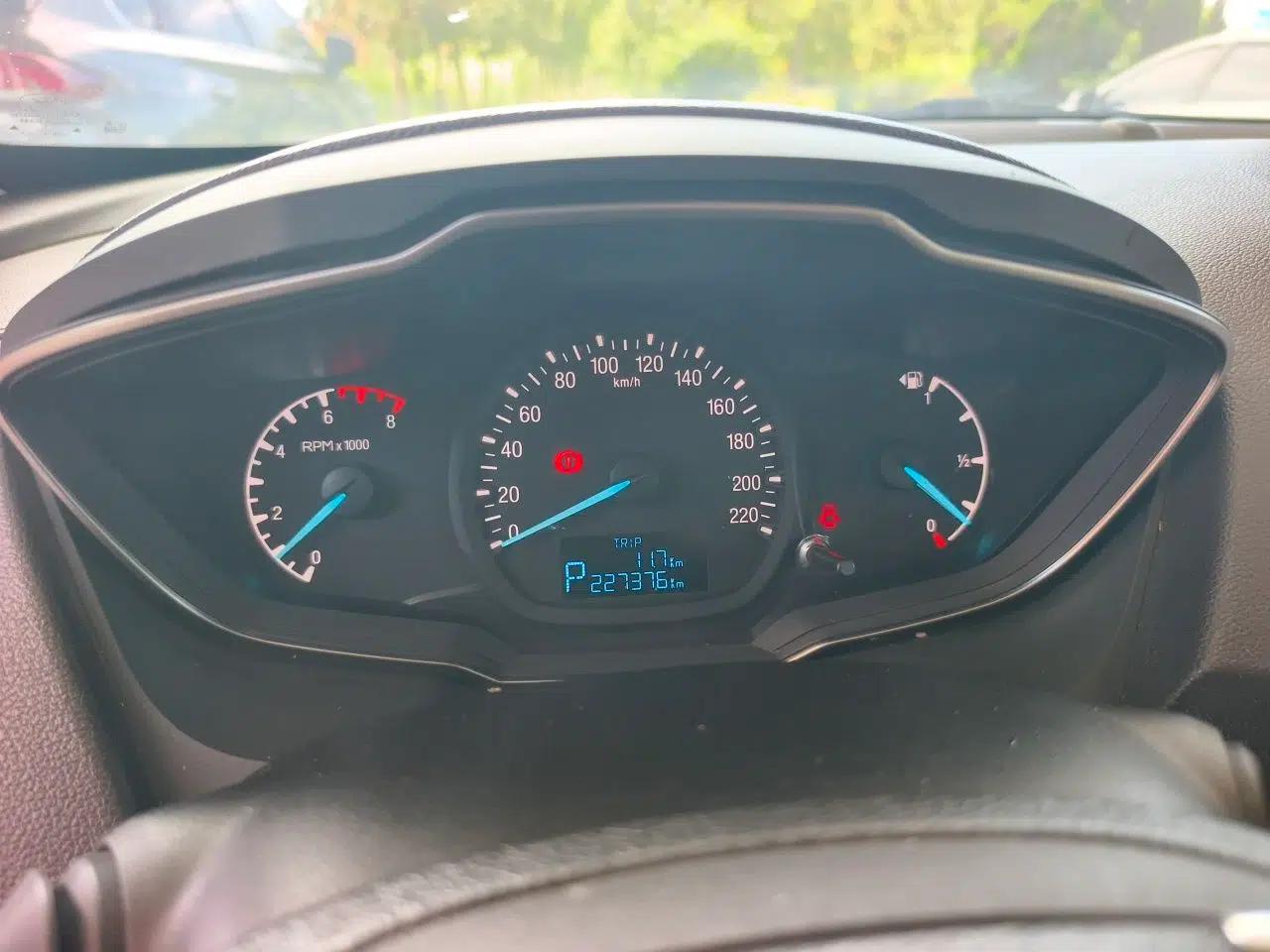 Ford Escort 2015 1.5L Automatic Comfort Edition — миниатюра 11