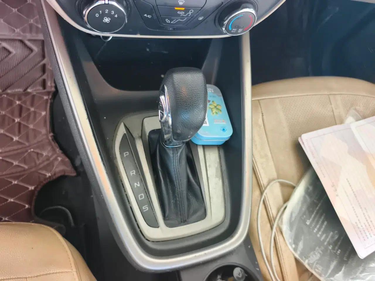 Ford Escort 2015 1.5L Automatic Comfort Edition — миниатюра 14
