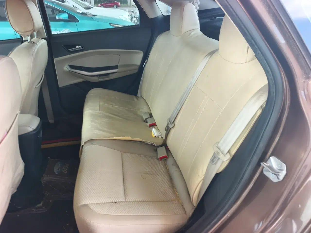Ford Escort 2015 1.5L Automatic Comfort Edition — миниатюра 17