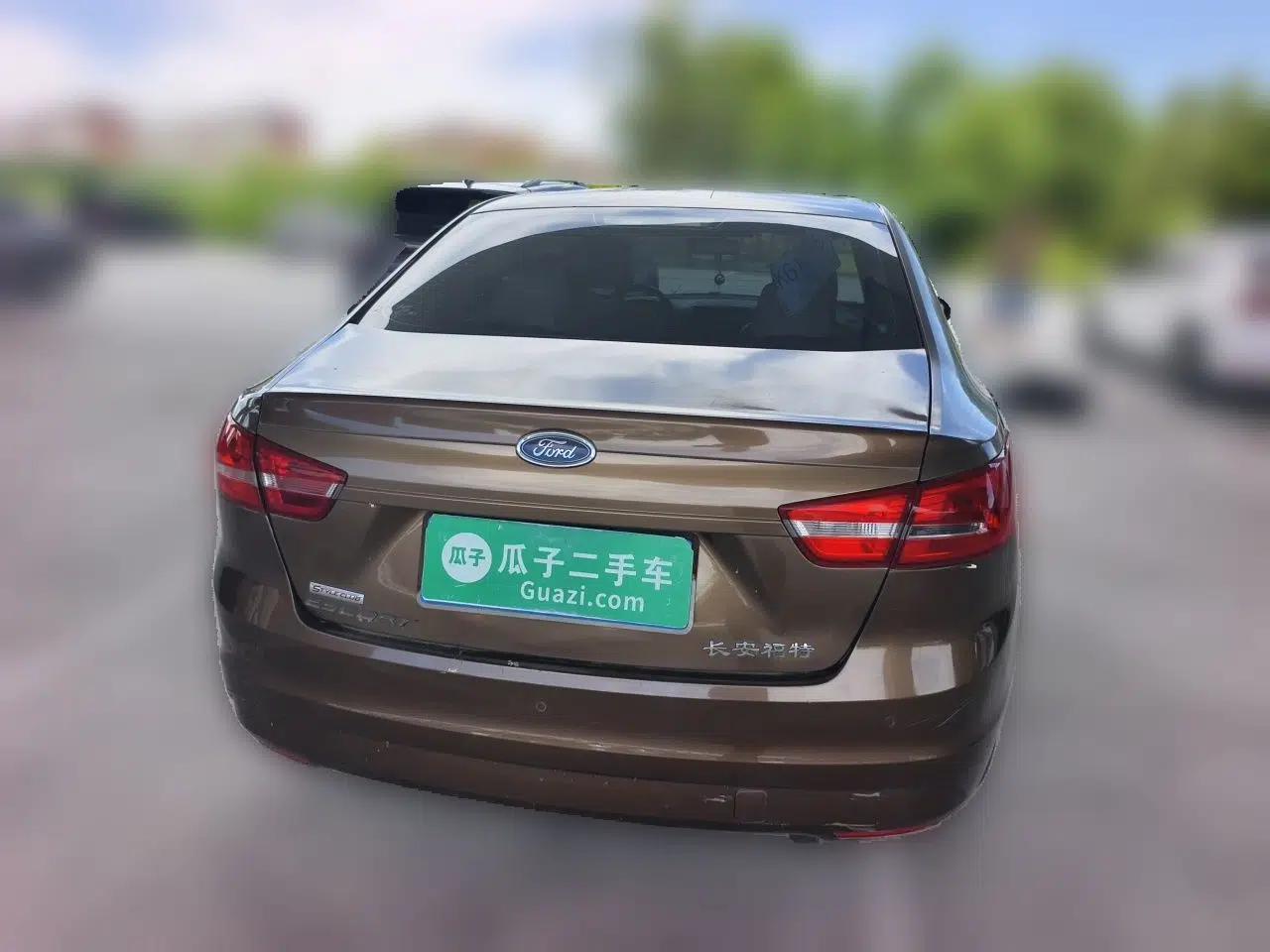 Ford Escort 2015 1.5L Automatic Comfort Edition — миниатюра 5