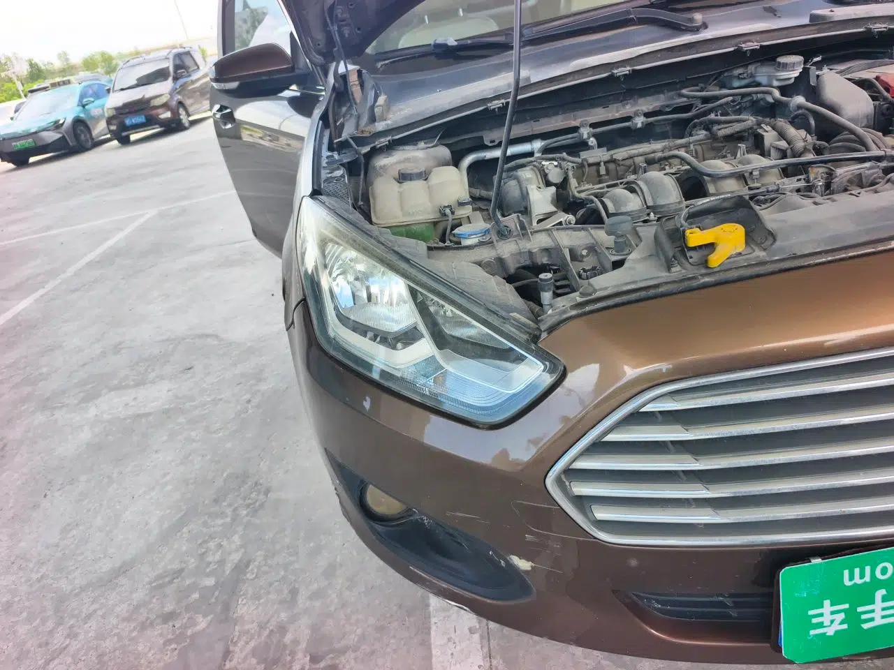 Ford Escort 2015 1.5L Automatic Comfort Edition — миниатюра 7