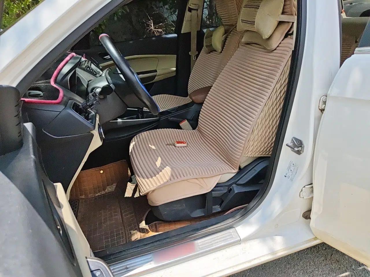 Ford Escort 2015 1.5L Manual Comfort Model — миниатюра 15