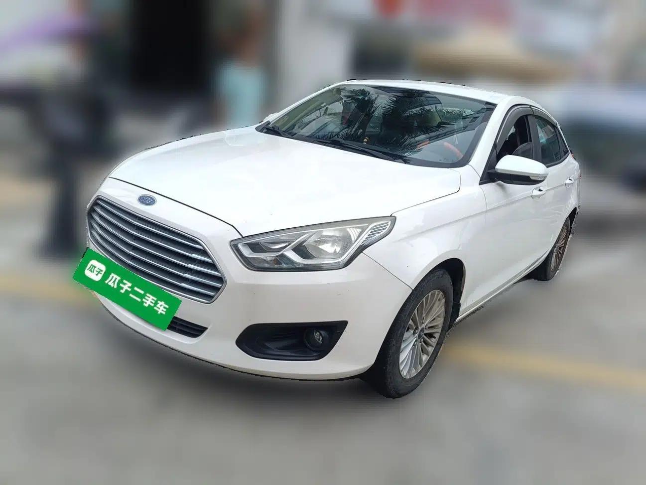 Ford Escort 2015 1.5L Automatic Comfort Edition — миниатюра 1