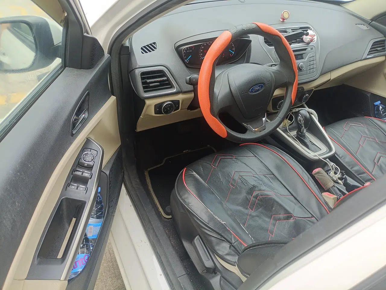 Ford Escort 2015 1.5L Automatic Comfort Edition — миниатюра 13