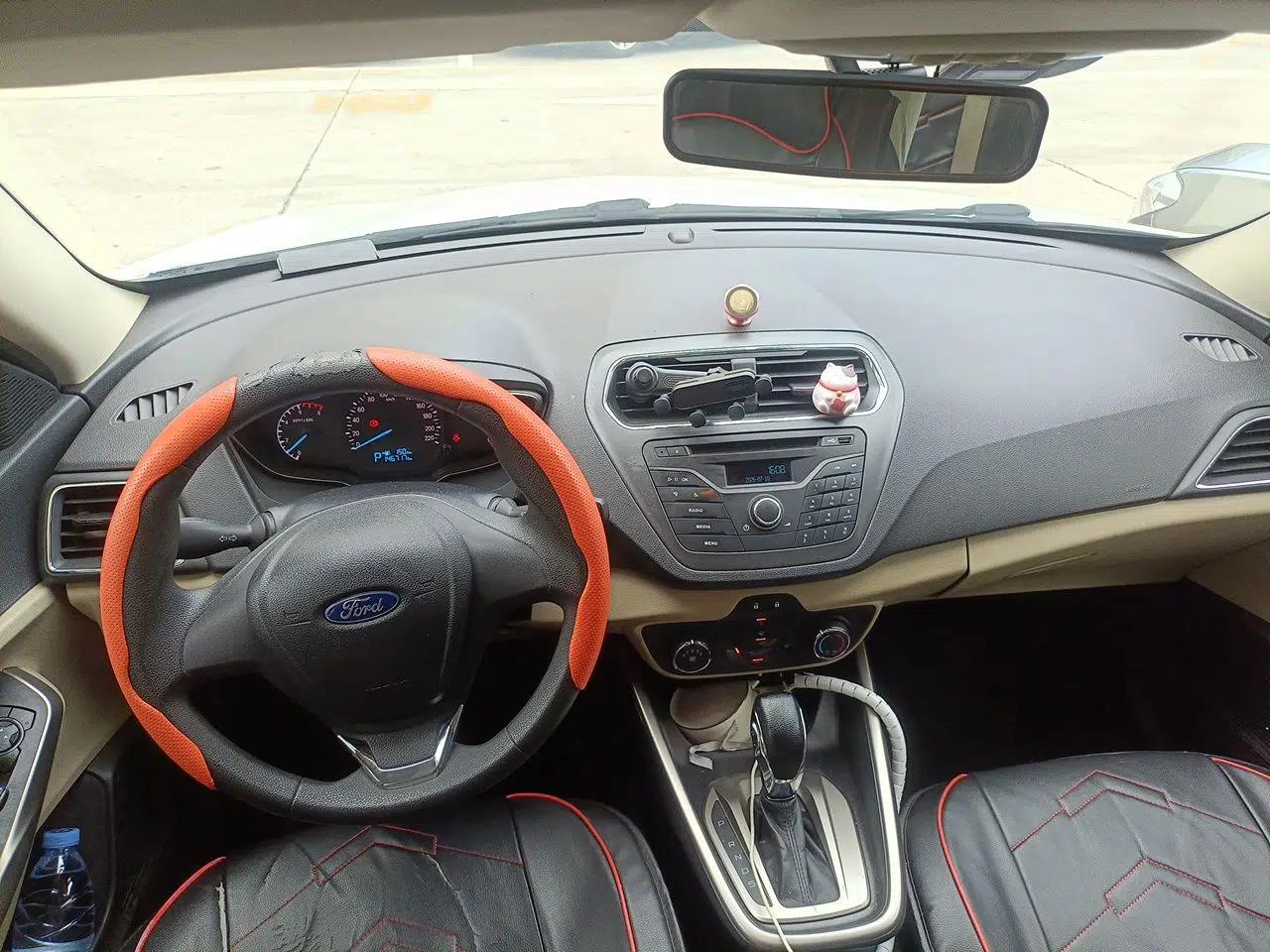 Ford Escort 2015 1.5L Automatic Comfort Edition — миниатюра 6