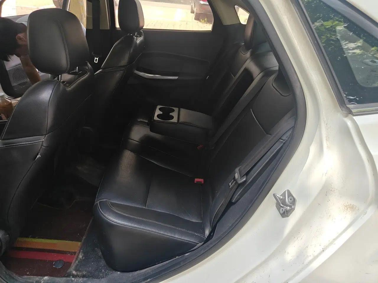 Ford Escort 2015 1.5L Automatic Fashion Model — миниатюра 17