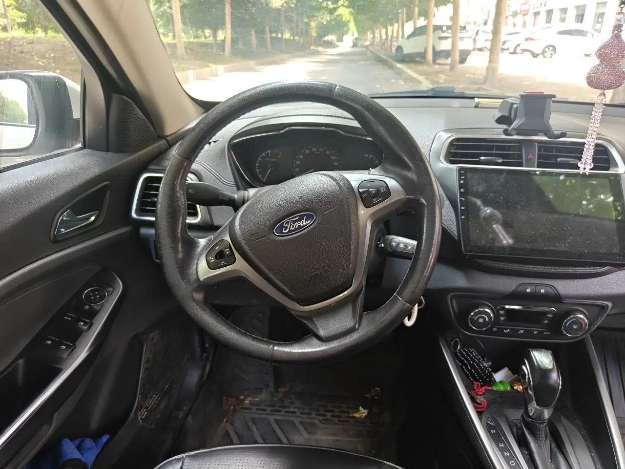 Ford Escort 2015 1.5L Automatic Fashion Model — миниатюра 10