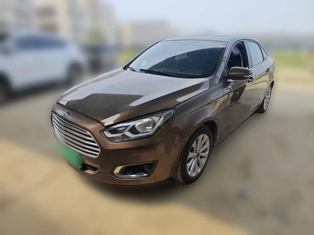 Ford Escort 2015 1.5L Manual Fashion Edition — миниатюра 1