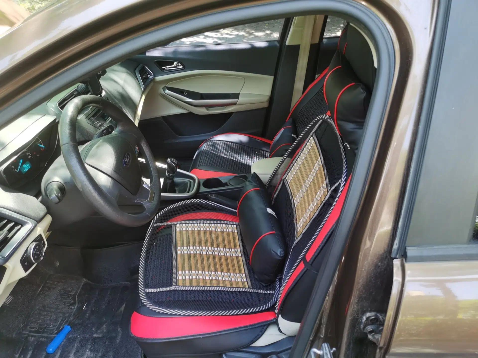 Ford Escort 2015 1.5L Manual Comfort Model — миниатюра 15
