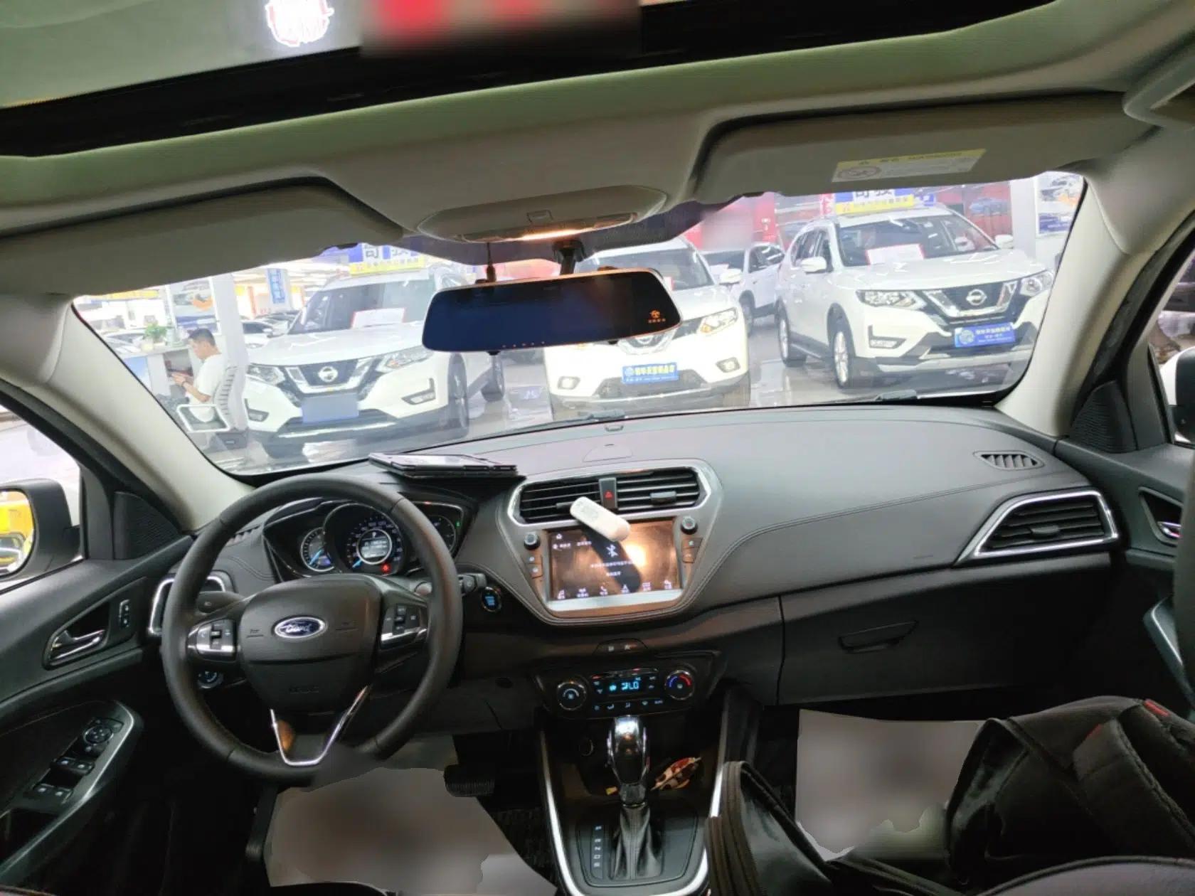Ford Escort 2019 Revised Version 1.5L Automatic Enjoyment Type China VI Standard — миниатюра 12