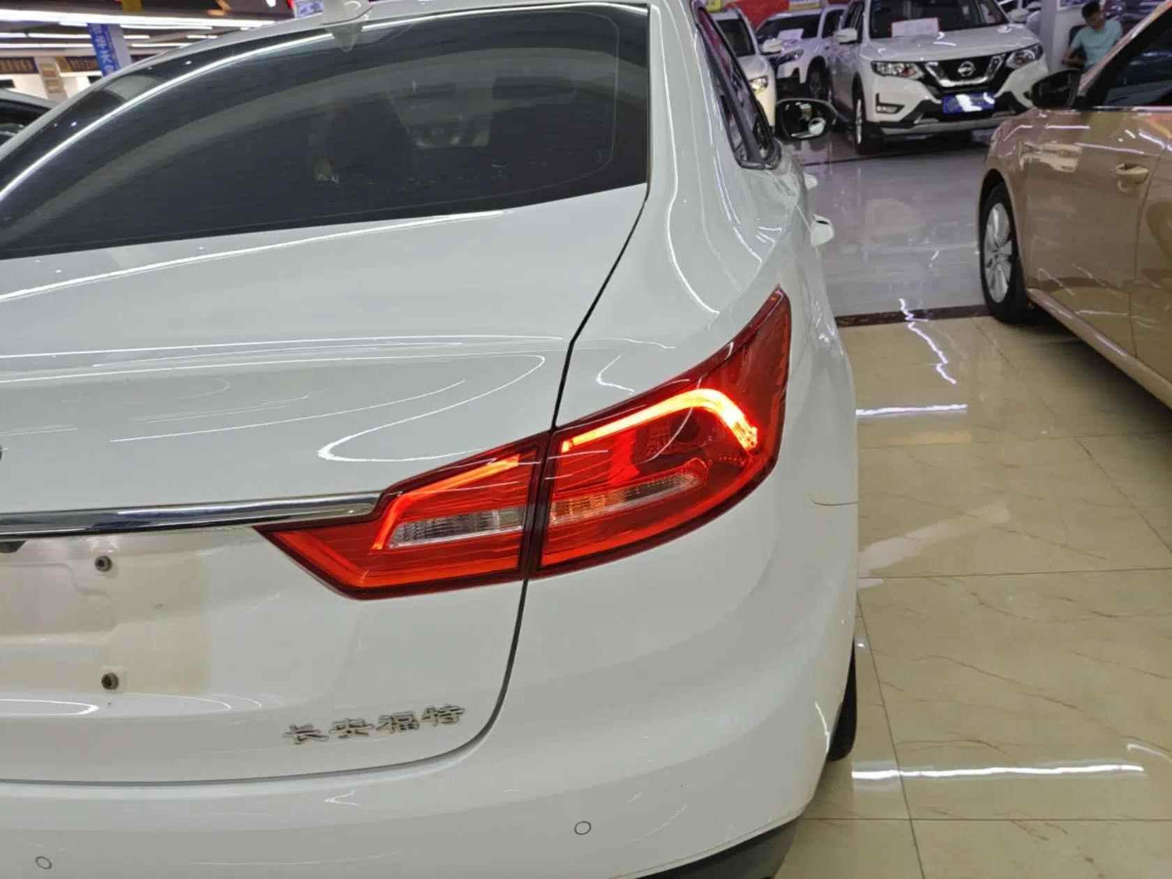 Ford Escort 2019 Revised Version 1.5L Automatic Enjoyment Type China VI Standard — миниатюра 9