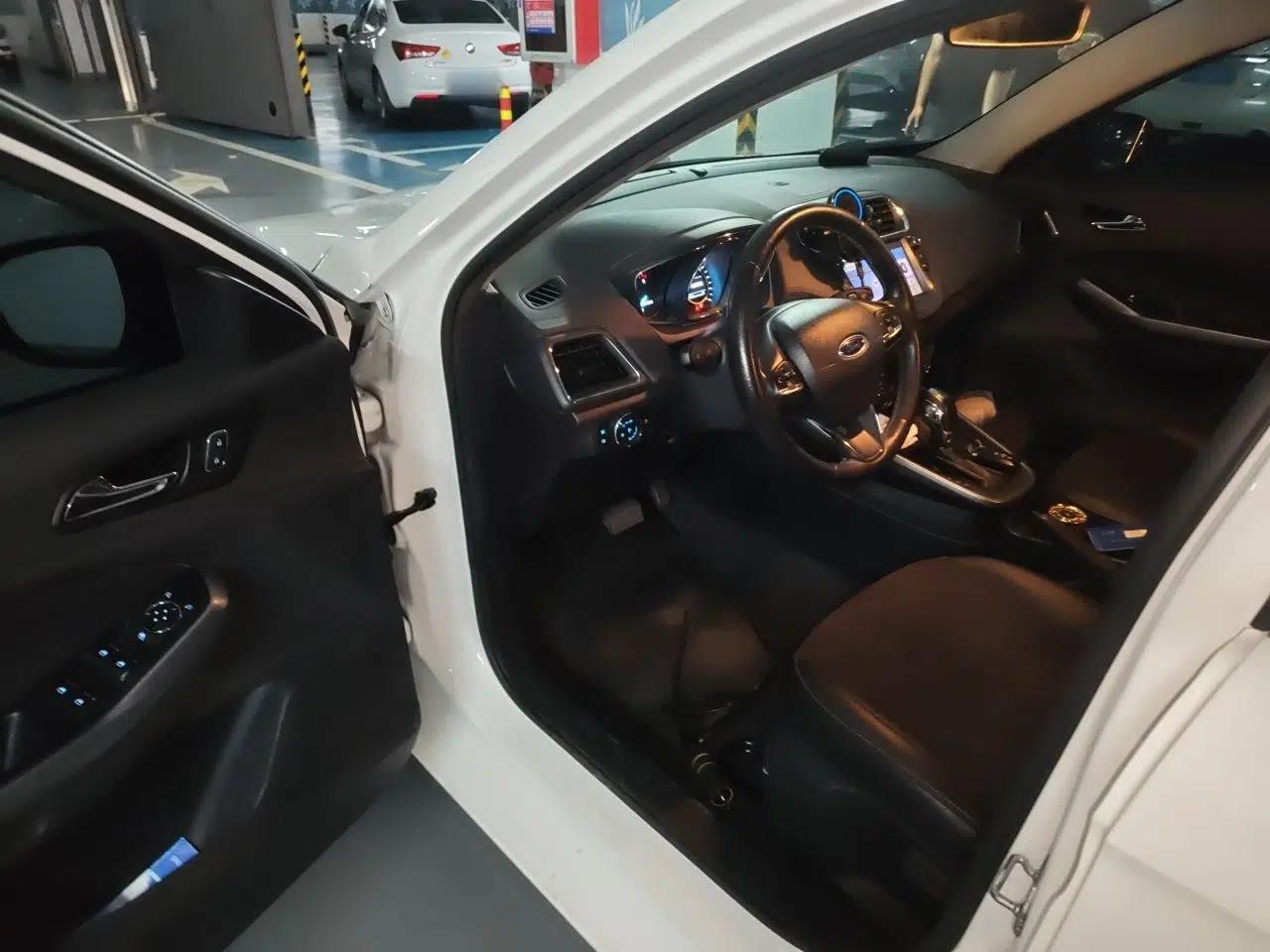 Ford Escort 2019 Revised Version 1.5L Automatic Enjoyment Type China VI Standard — миниатюра 16