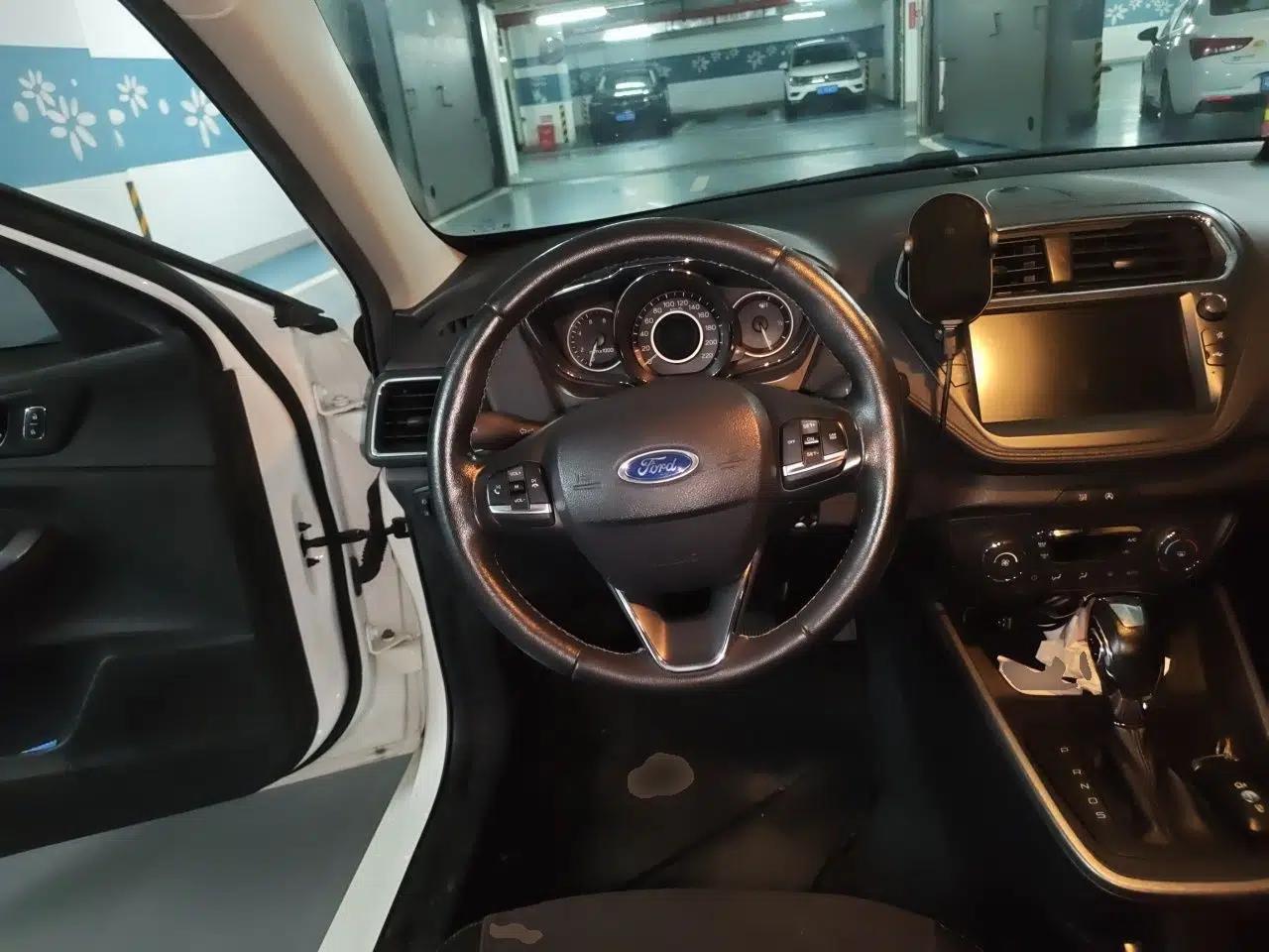 Ford Escort 2019 Revised Version 1.5L Automatic Enjoyment Type China VI Standard — миниатюра 10