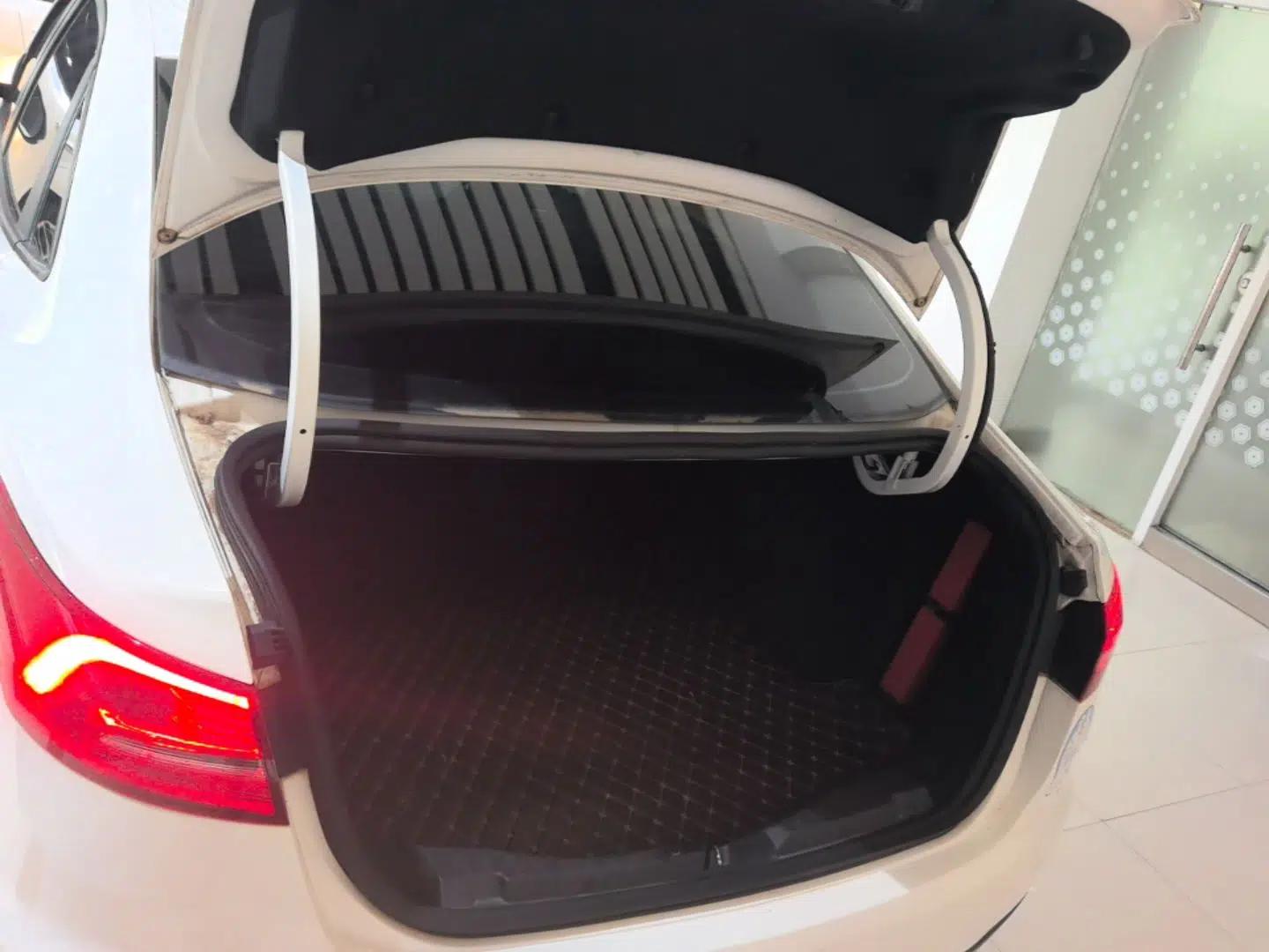 Ford Escort 2019 Revised 1.5L Automatic ZhiXiang Version (Tire Pressure Monitoring) China VI Standard — миниатюра 22