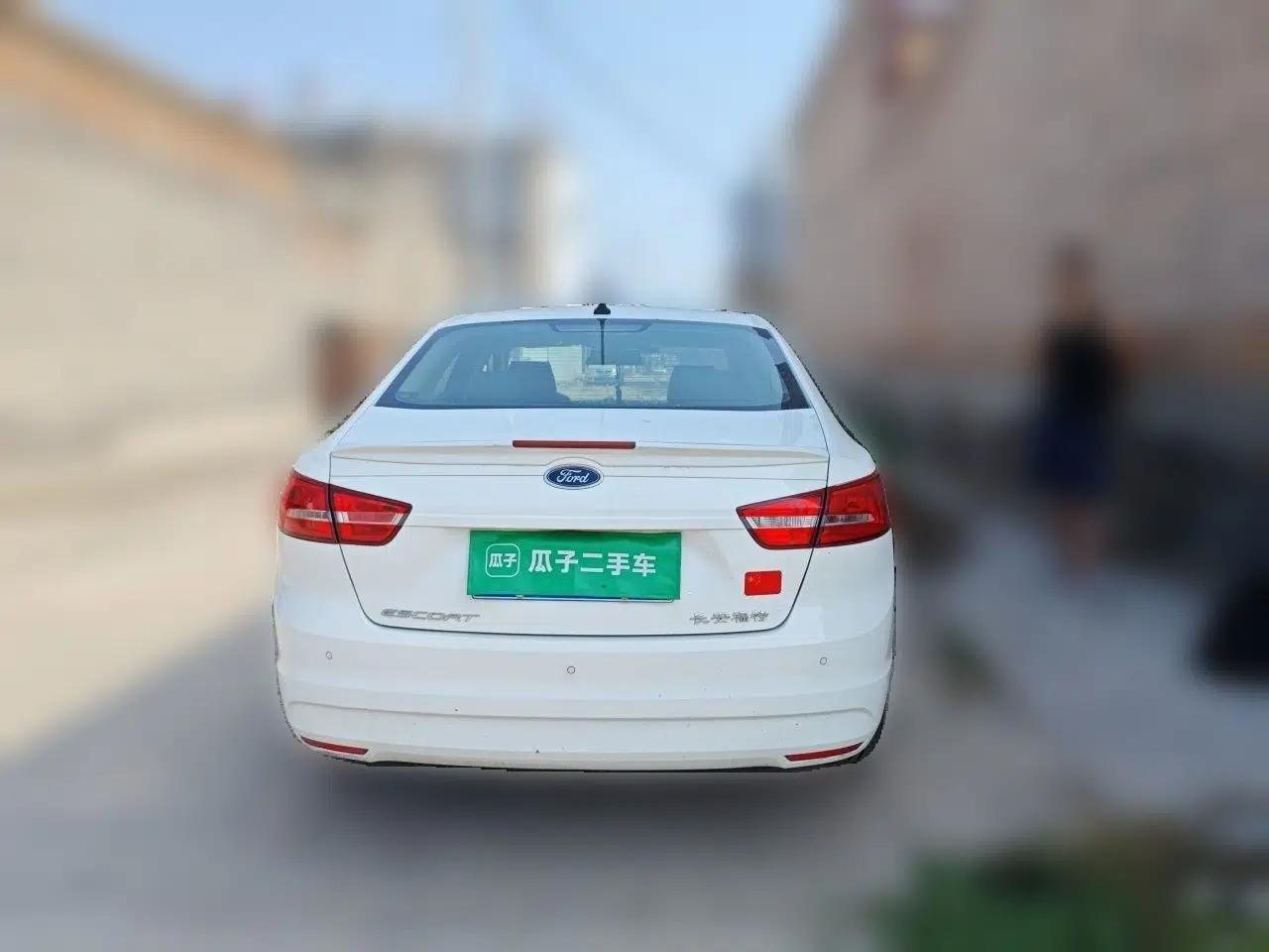 Ford Escort 2017 Revised Version 1.5L Automatic Comfort Edition — миниатюра 5