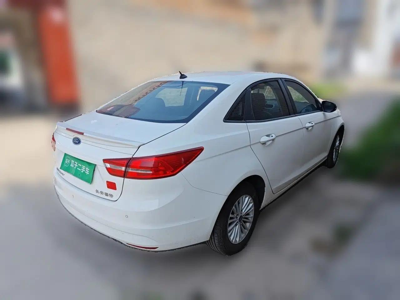 Ford Escort 2017 Revised Version 1.5L Automatic Comfort Edition — миниатюра 6